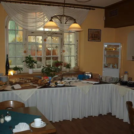 בית הארחה Zur Schweiz 3*