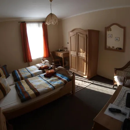 Zur Schweiz יינה